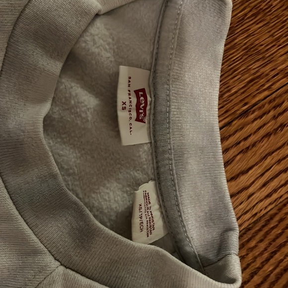 Levi’s sweatshirt - Picture 2 of 3